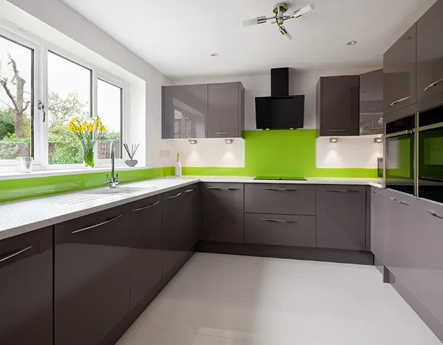 Why Choose a Glass Splashback For Your Kitchen 